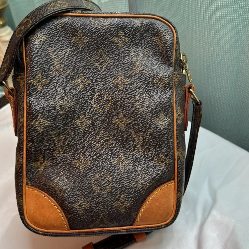 Louis Vuitton Amazone Crossbody Monogram